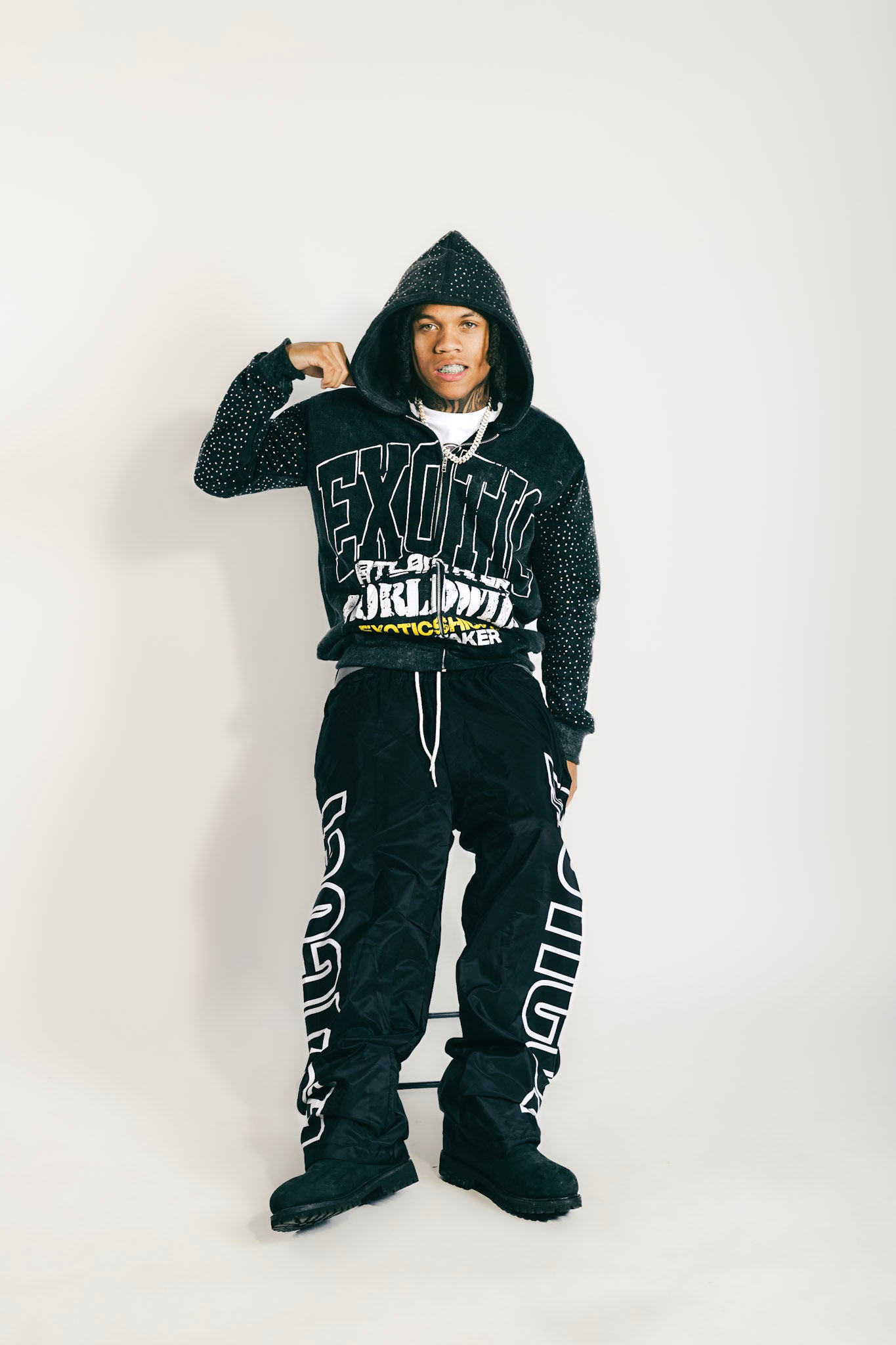 BLACK “EXOTICOST” WINDBREAKER SWEATS